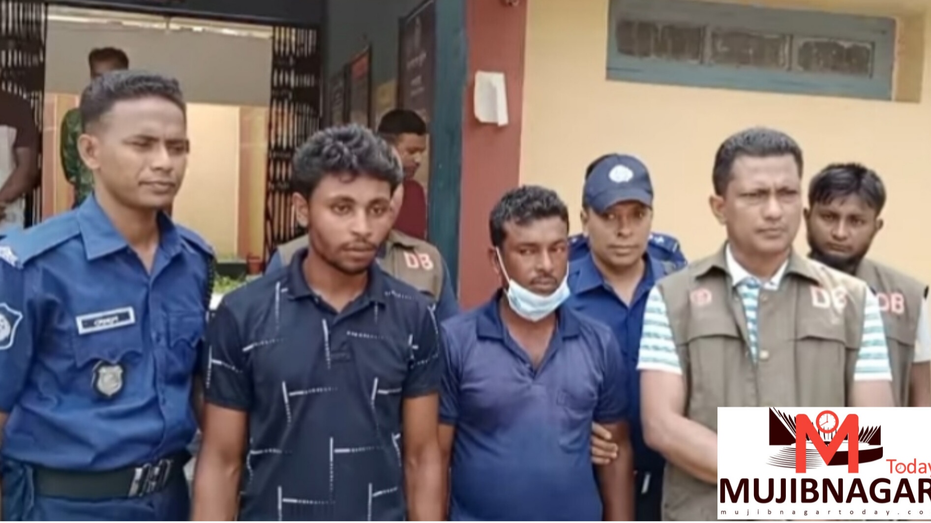 হোটেল এজাজ আবাসিকে লাশ উদ্ধারের ১২ ঘণ্টার মধ্যে গ্রেপ্তার-২